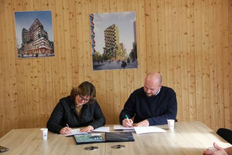 Ondertekening partnerovereenkomst Paulussen Houthandel BV